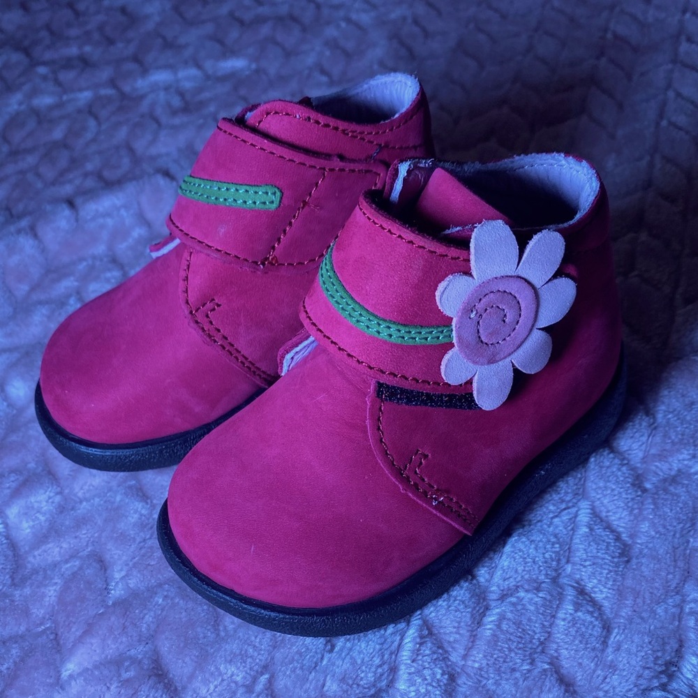 EUC French Baby Pink Leather Daisy Ankle Boots Booties Velcro Modo 8